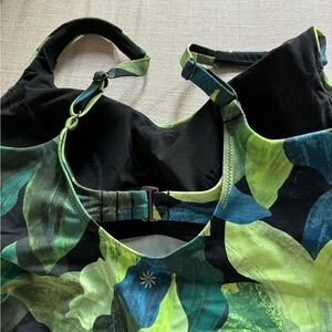 Athleta tankini top. Stylish and comfortable!